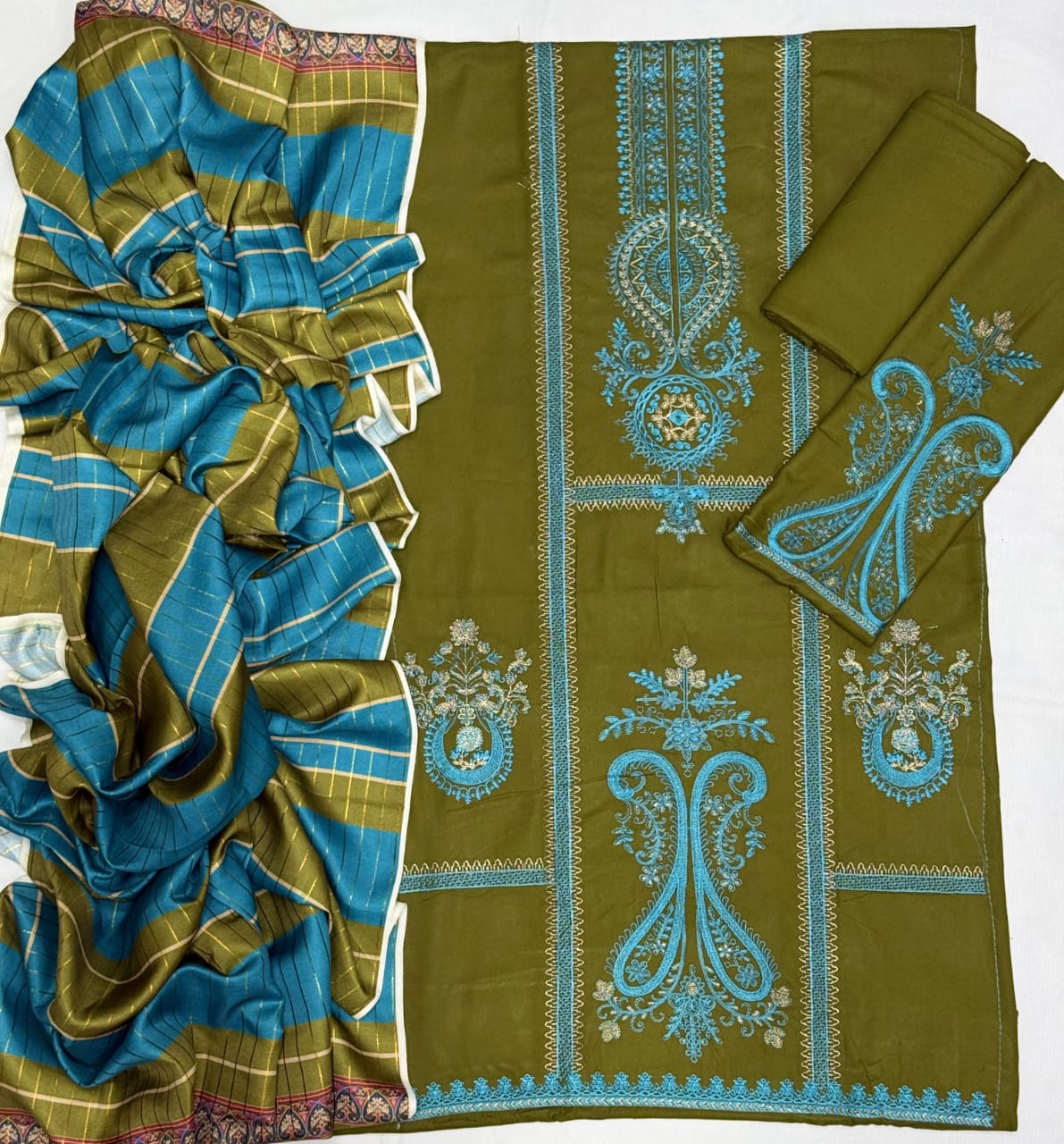 👉 Airjet Khaddar Digital Print 3PC – Volume Collection